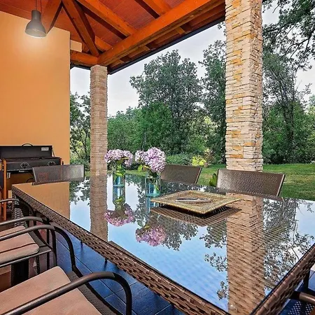 Holiday home Aria